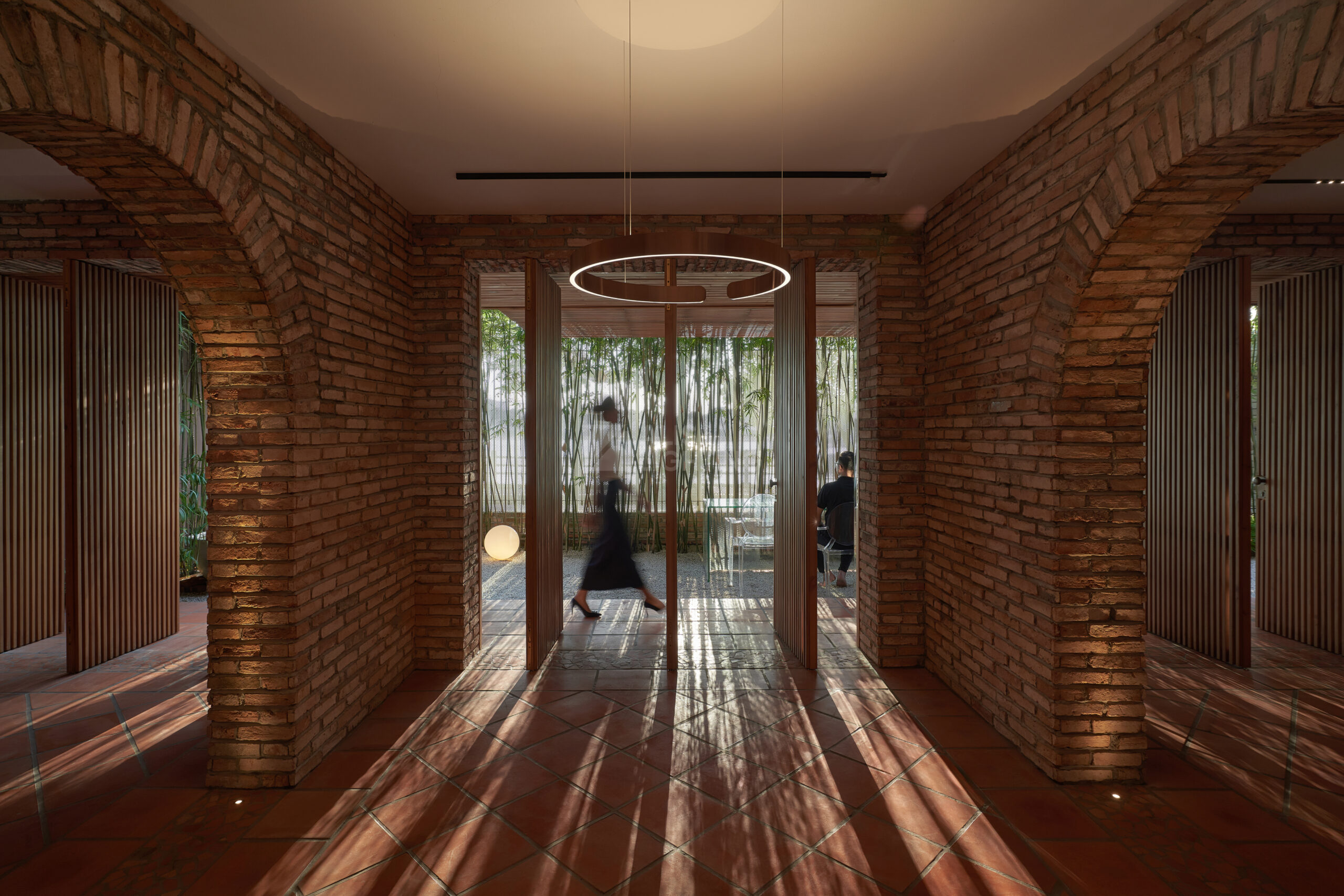 s-plus-six-senses-space-tran-vu-1