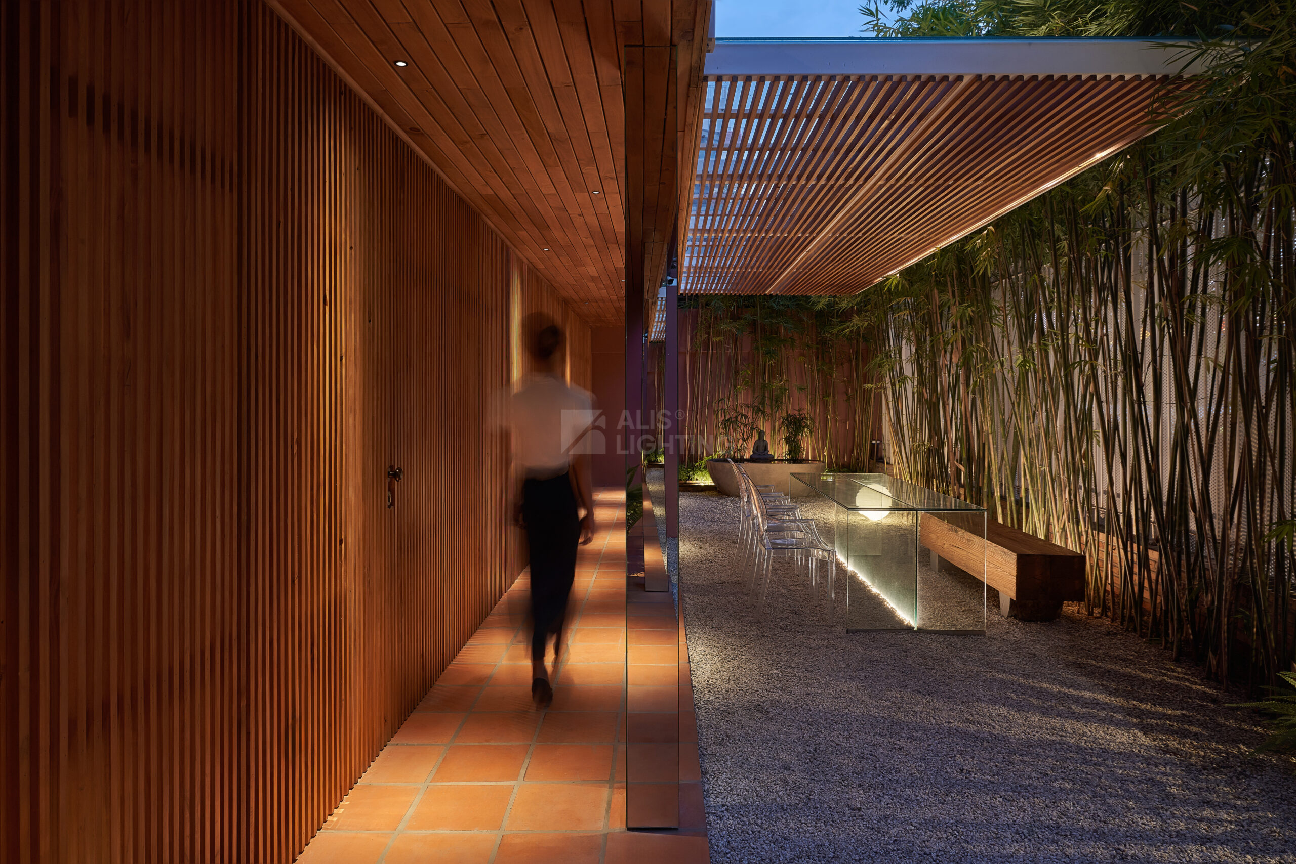 s-plus-six-senses-space-tran-vu-3