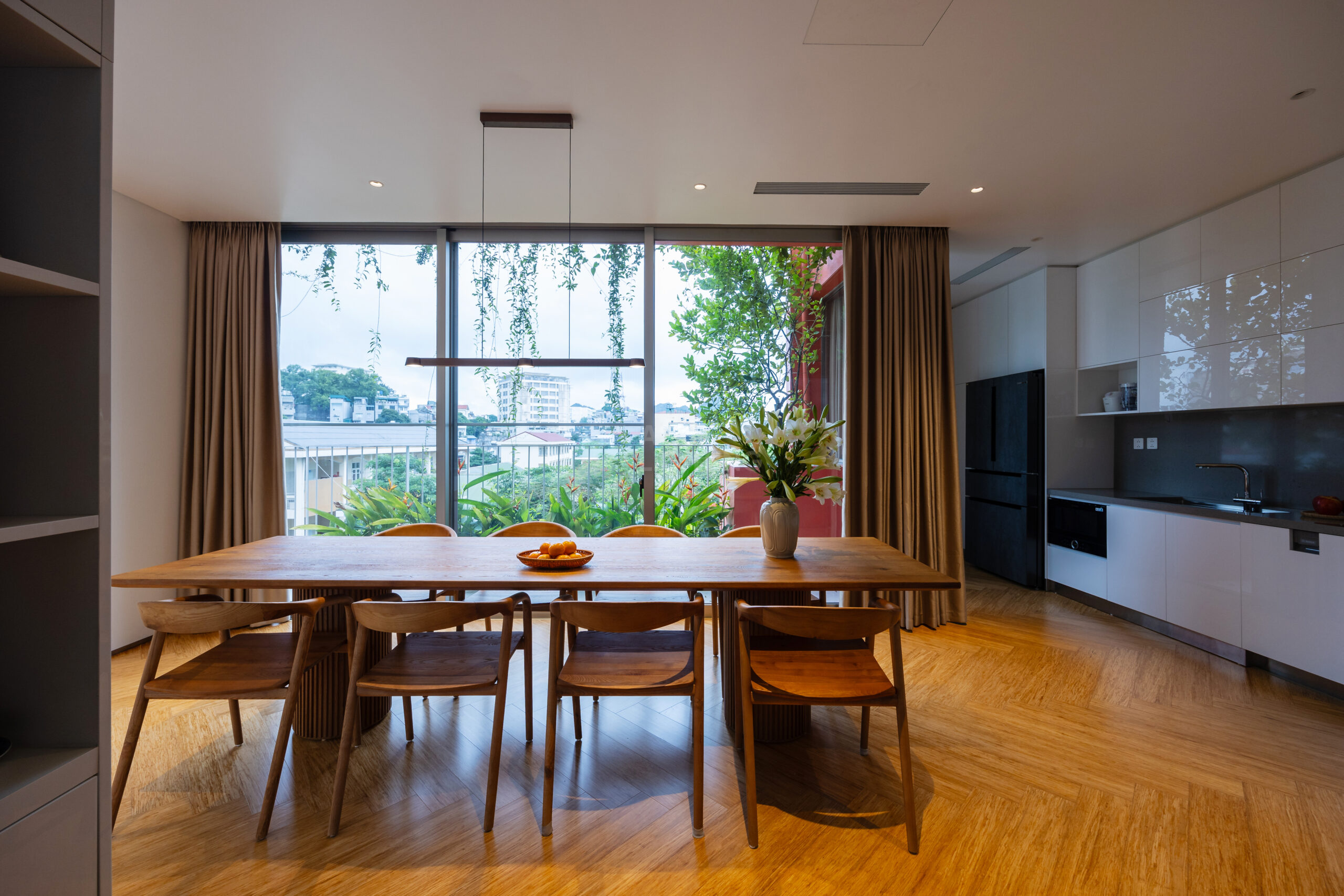 hien's house dining
