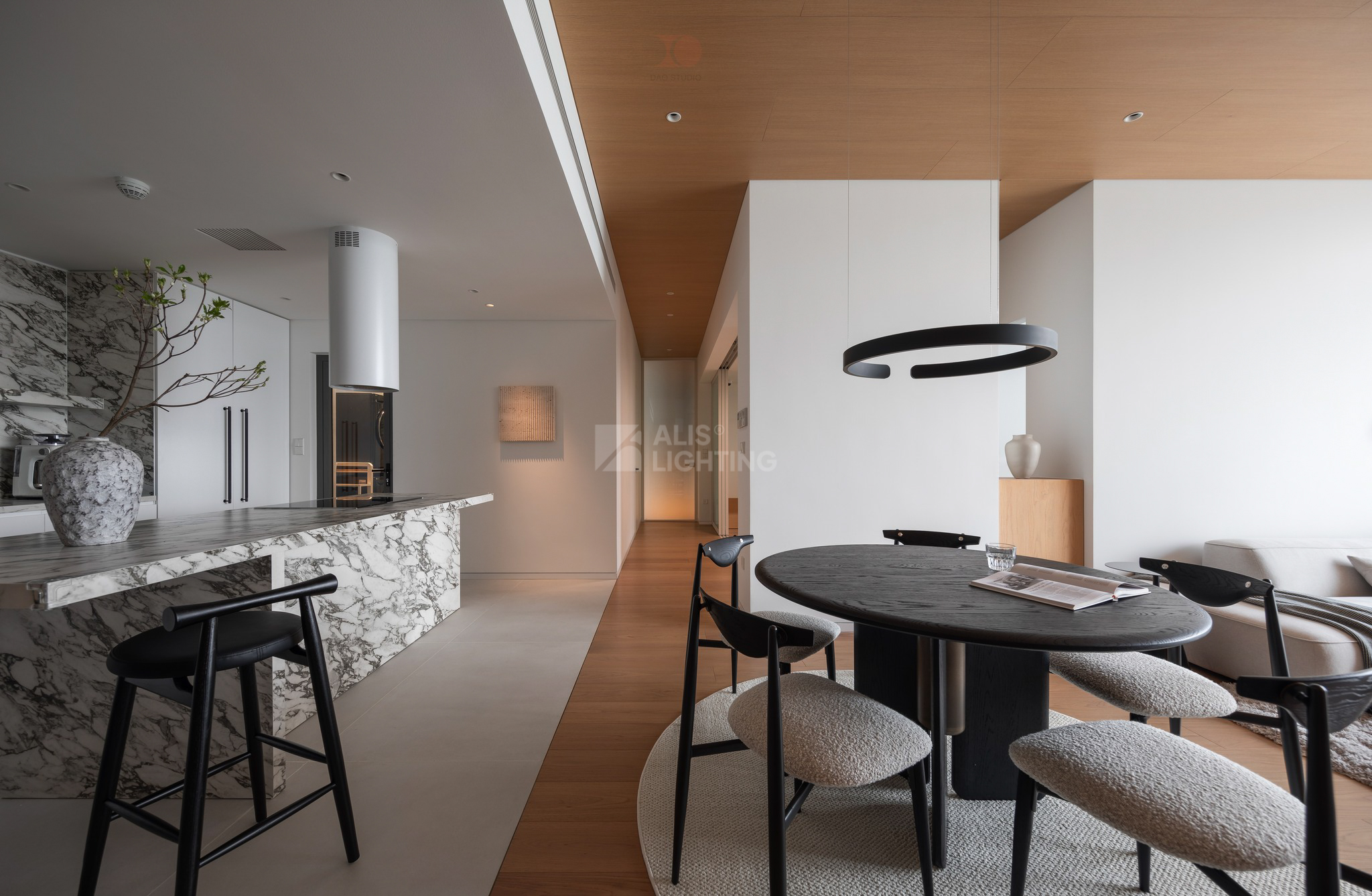aimi căn hộ trong gương living